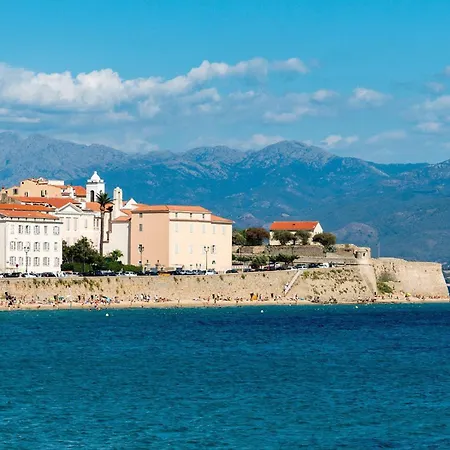 3 Bedroom Cozy Apartment In Ajaccio Διαμέρισμα *